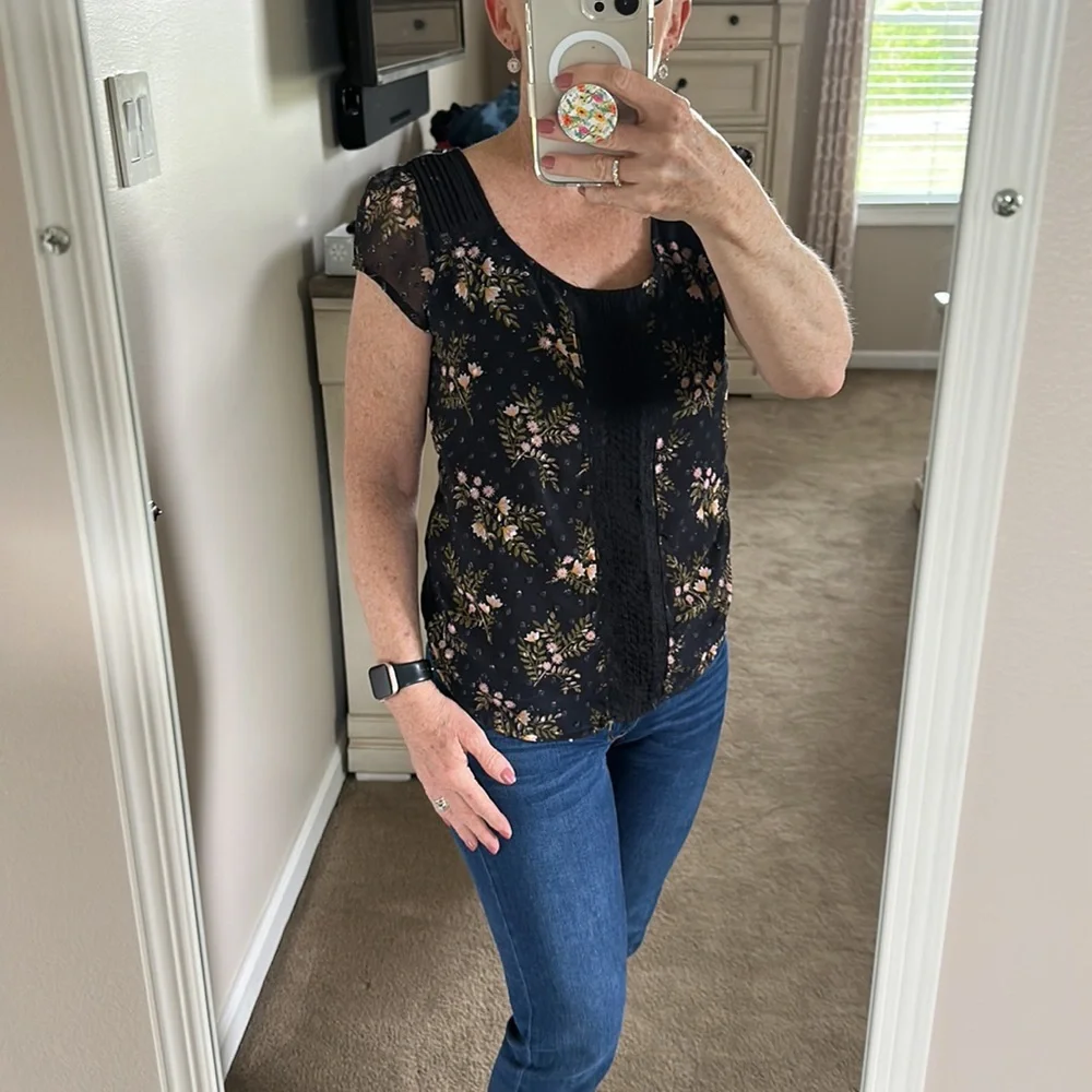 Lauren Conrad capped sheer sleeved scoop neck pullover blouse - Picture 4 of 9